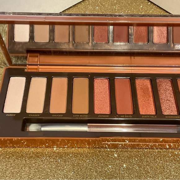 Urban Decay Naked Heat Eyeshadow Palette - Picture 10 of 11